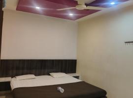 Bhakt Niwas, hotelli kohteessa Tuljapur