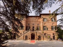 Castello di Casalborgone, Luxury Italian Castle Hotel, hotel em Casalborgone