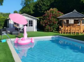 Location Gîte L'instant Présent, hotel v destinaci Asnières-la-Giraud