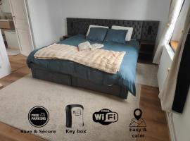 Prestige Loft-Cinéma Privé-King Size-Parking Gratuit-5 min Aéroport Beauvais, hotel a Beauvais