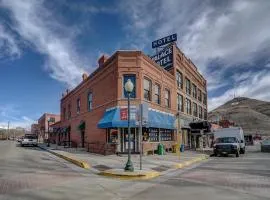 Corner Condo- the Perfect Location for Your Salida Getaway!