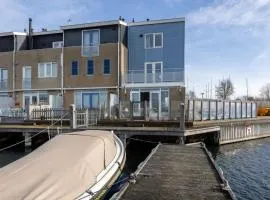 Holiday home by the water in Kortgene - Loswal 19