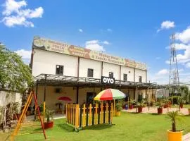 Collection O Mukur Hotel And Restaurant