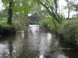 Love-Lee Little Cottage