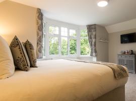 The Maple Manor Hotel, hotel in Crawley