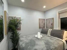 Private Room with Ensuite Near Downtown Milton