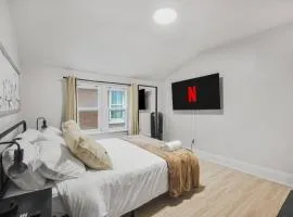 2 BR 1 Bath Apt with Parking and Close to all Amenities