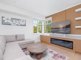 New and Modern 4BR Townhome - Rooftop and Garage