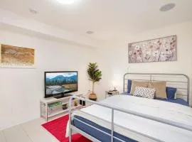 Cozy 1BR Suite in South Van - Mins to VYR
