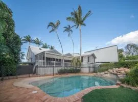 Bayside Queenslander High Ceilings Family-friendly