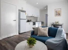 Affordable Private 1BR Parking Aircon Near Train