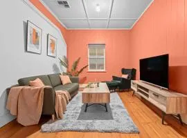 Pet friendly Budget Home Walk to Gabba Hospital
