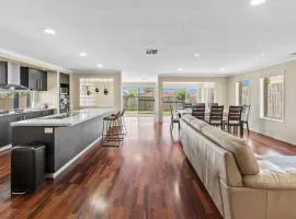 Spacious 2-Storey 4BR House Family Friendly