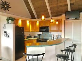 56 One Bedroom One Bath with Ocean Views, hotel a Pahala