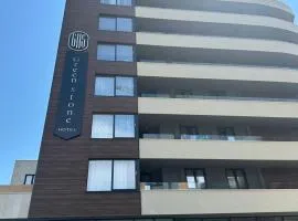 Green Stone lamela B