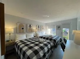 Private Room with Two Double Beds and Bathroom