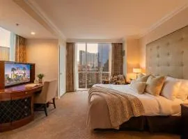 7th-Floor 1BR Suite, MGM Signature Strip Balcony, No Resort Fee