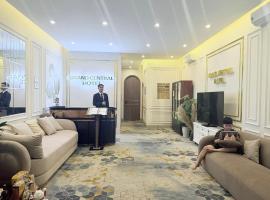 Grand Central Hotel- Vinhomes Ocean Park 3, hotel i Ðình Loan