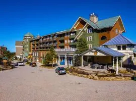 HH207 Ski-inSki-out Condo Hot Tub Sleeps 4