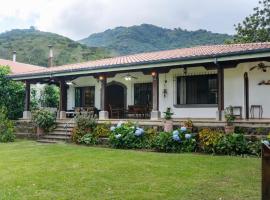 El Manzano Estate Coffee Farm、Chalchuapaのホテル