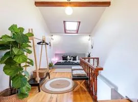 Entire Private Building Walk to Galata 6 Guests