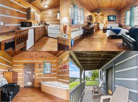 Cozy Cabin Hideaway - The Schoolhouse Cabin - Cabin 9, hotel a Fancy Gap