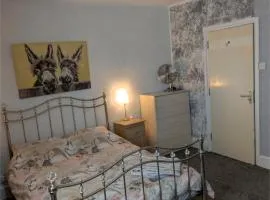 City Vacations Kettering walking distance to Kettering town Double Room available for 4 days plus & longer regular stays for contractors business workers in the area