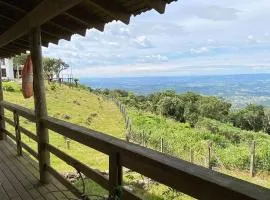 Vista Surreal, Cabana Aconchegante Vale das Nuvens