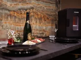 Suite Dark Luxe avec Écran géant de cinéma et jacuzzi