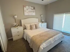 Group Getaway • Sleeps 7 • Grill • Fire Pit