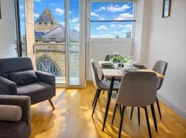 City Centre Disable Access with Lift 2 bed 2 bath Flat with balcony and View