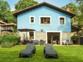 Casa Rural Llanes - El Toral, מלון בRales