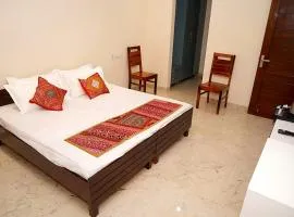 IT Park Home Stay Near DLF City Centre Mall