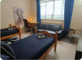 Large Twin room near Victoria - Zone 1