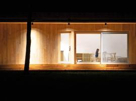 Architectural Cabin 18 mins to Catamount, hotel en Taghkanic