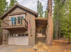 4BR Home with 2 Decks, Near Lake and Ski Resorts