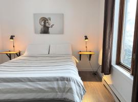 Chalets Montmorency Mont-Sainte-Anne, hotel u gradu 'Saint-Férréol-les-Neiges'