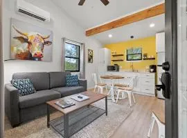 Rivers Edge Cottages with Hot Tub