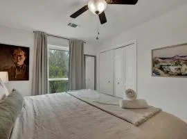 Grasslands Pool Hot Tub Hill Country Views