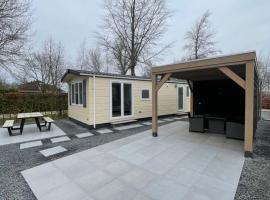 Mooie chalet op de Veluwe aan de rand van het Veluwemeer, hotel i Nunspeet