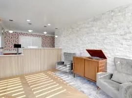 Signature Inn Medford Downtown