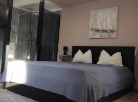 White house, hotel i Galižana