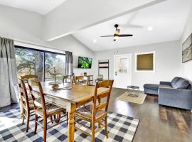 Olive St Ranch Dolly's House, Hotel in Willow City