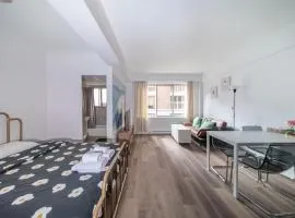 Studio in Center Downtown