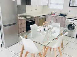 Luxury Fourways Apartment, Pool, Gym and 24hr Security - Ventura Estate