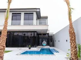 شالية آدامز