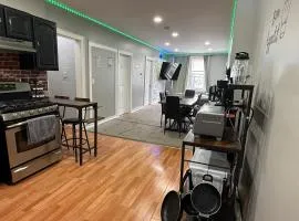 EwrBnb - Private Bedroom in Spacious Shared Apartment - 2