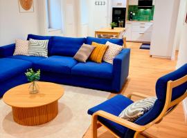 Le salon des voyageurs - Appartement au coeur du Centre Historique de Dole avec Terrasse, hótel í Dole