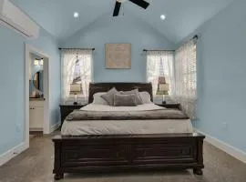 Cozy Casita with Hot Tub – Six Minutes from Main Street