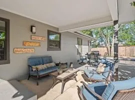 Das Weinhaus Pool & Hot Tub - Walk to Main St